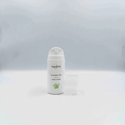 Flacone della maschera viso Manipura al cetriolo e tè verde fotografato frontalmente su sfondo bianco.