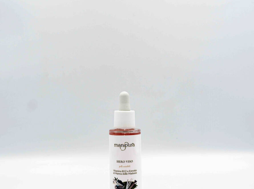 Flacone del Siero Viso Manipura per pelli sensibili , mostrato frontalmente su sfondo bianco.