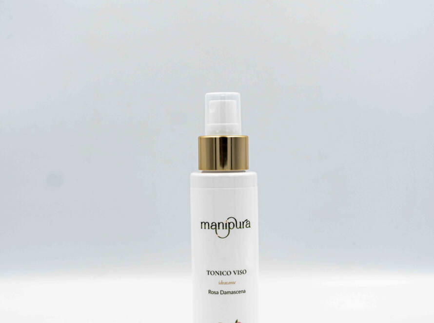 Flacone frontale del tonico viso idratante Manipura alla Rosa Damascena, mostrato su sfondo chiaro.